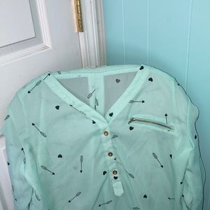 Medium sleeved tee shirt